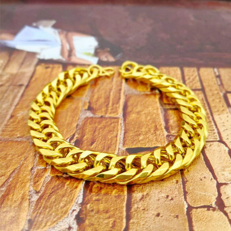 Vergoldetes Schmuckset aus Sand, bestehend aus Halskette, Armband und Ring