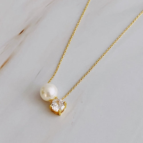 Einzelne Perlen- und Diamant-Halskette