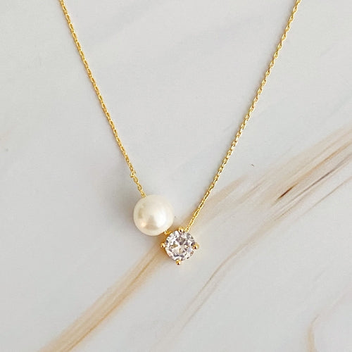 Einzelne Perlen- und Diamant-Halskette